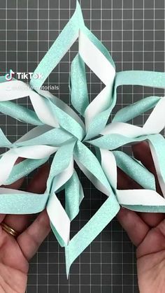 Clock through to tutorial Paper Snowflakes Diy, How To Make Snowflakes, Paper Snowflake, Diy Paper Crafts Decoration, Paper Flowers Craft, Origami Crafts Diy, Paper Snowflakes, Make Paper, Paper Crafts Diy Tutorials