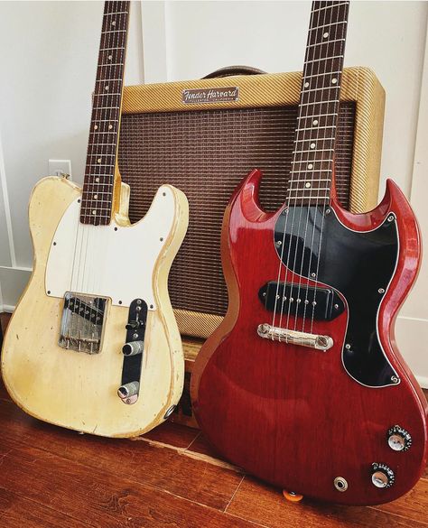 Gibson Sg Junior, Mike Bloomfield, Fender Esquire, Vintage Guitar Amps, Les Paul Jr, Guitar Amps, Gibson Sg, Stringed Instruments, Gibson Guitars