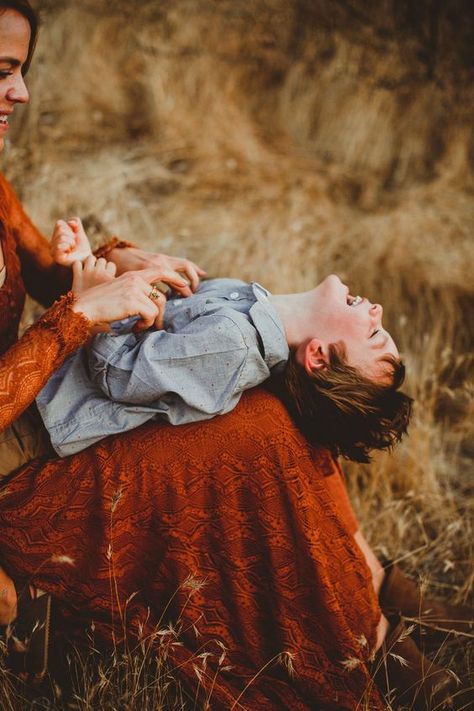 Boho Mom And Son Photoshoot, Toddler Boy And Mom Photoshoot, Boy Mom Photo Shoot Ideas, Fall Toddler Photoshoot, Toddler Fall Photoshoot, Mommy And Son Photo Shoot, Mommy Photoshoot, Dj Photoshoot, Mother Day Photoshoot