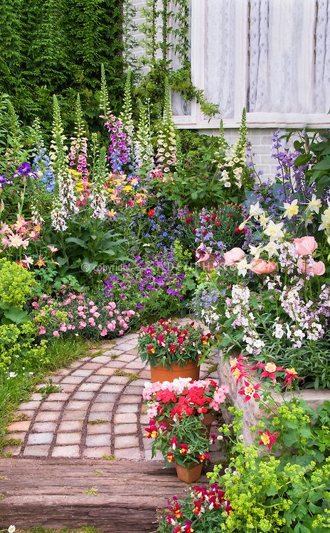 Garden Concept, Stone Garden Paths, Backyard Gardens, Gardens Ideas, Gardening Design, Tiered Garden, Cottage Garden Design, Landscaping Garden, Garden Wallpaper