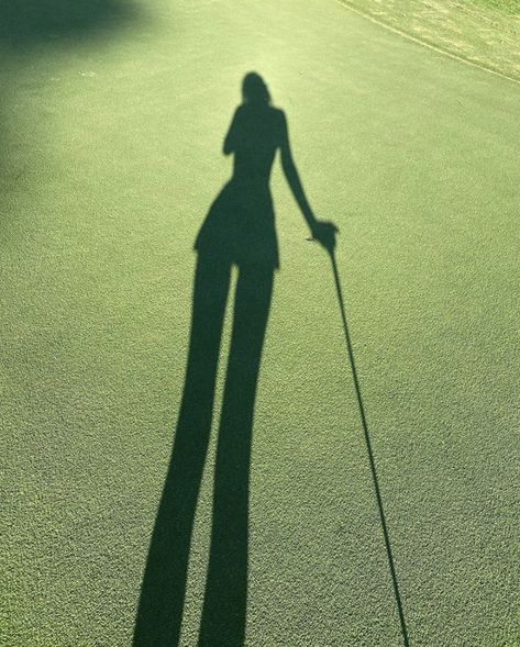 elizabeth.campbell Golf Girl Aesthetic, Elizabeth Campbell, Golf Girl, Golf Pictures, Golf Inspiration, Sports Aesthetic, Super Rich Kids, Mint Candy, Lost In Translation