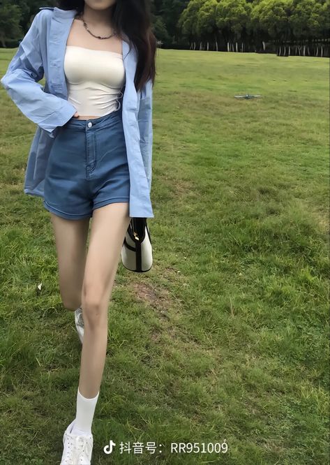 Korean Polo Outfit Women, Girly Summer Outfits Shorts, Conservative Summer Outfit, Amusement Park Outfit Ideas, Park Outfit Ideas, Casual Office Fashion, Amusement Park Outfit, Korean Fashion Summer Casual, Outfit Ideas Korean