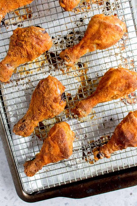 These Crispy Chicken Drumsticks are so simple and quick to make. Baked to a golden perfection, these baked drumsticks are so juicy and moist on top of being flavourful. Chicken Drumstick Recipes Oven, Oven Fried Chicken Legs, Crispy Baked Chicken Legs, Chicken Drums, Baked Fried Chicken, Fried Chicken Legs, Chicken Breast Crockpot Recipes, Crockpot Chicken Breast, Baked Chicken Drumsticks