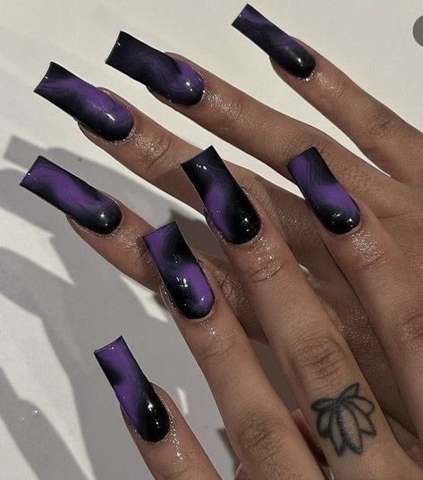 Dark Purple Nail Sets, Black N Purple Nails, Colour Swirl Nails, Dark Purple Birthday Nails, Dark Purple Y2k Nails, Prom Nails Acrylic Square, Black Nails With Purple, Dark Purple Prom Nails, Dark Purple Nails Ideas