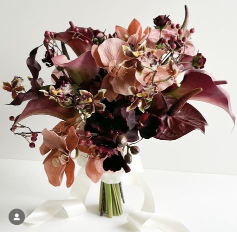 Classy Flower Arrangements, Dark Red Flower Arrangements, Dark Floral Bouquet, November Flowers, Lily Bridal Bouquet, Burgundy And Blush Wedding, Floral Art Arrangements, Spring Wedding Bouquet, Ikebana Flower Arrangement