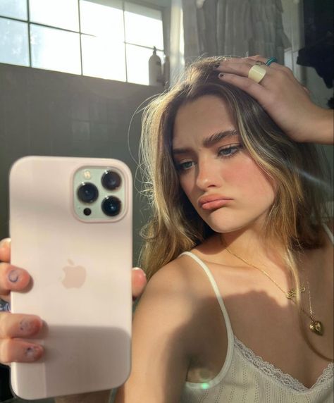 Dawn Harper, Lizzy Greene, You're So Pretty, Girly Images, Celebrity Makeup, Girl Crushes, Divine Feminine, Celebrity Pictures, Pretty Face