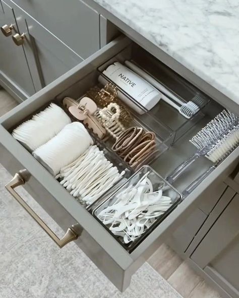 Bathroom Closet Organization Ideas, Bathroom Drawer Organization, Bathroom Closet Organization, Closet Organization Ideas, Bathroom Drawers, Decor Fireplace, House Organisation, Decor Curtains, Bathroom Closet