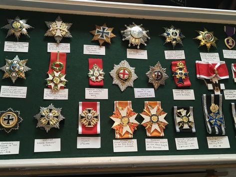 Military Medals, Presentation, Auction, Im Not Perfect, Holiday Decor, History, Anime, Quick Saves