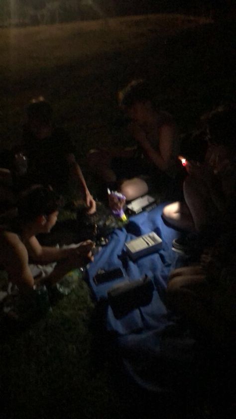 Teen summer aesthetic Friends Having Fun Aesthetic Night, Best Friends Night Aesthetic, Wild Night Aesthetic, Friendgroup Aesthetic Night, Friendgroup Sleepover, Summer Nights Aesthetic Friends, Dark Teen Aesthetic, Sleazy Aesthetic, Crazy Summer Aesthetic