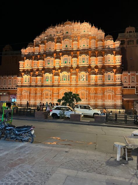 Jaipur Snapchat, Jaipur Snapchat Stories, Indian Tourism, Jaipur Travel, Hawa Mahal, Rajasthan Jaipur, Wedding Captions, Delhi Metro, Rajasthani Art