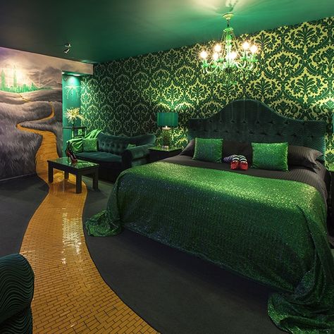 This ‘Wizard of Oz’ Hotel Room Has Its Own Yellow Brick Road Themed Hotel Rooms, Motel Room, Hotel Room Design, Ruby Slippers, Brick Road, Yellow Brick Road, Modern Hotel, Smart Living, Hotel Rooms