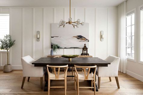 38 Dining Room Wall Decor Ideas to Liven Up Mealtime Modern Dining Room Decor, Dining Room Accent Wall, Dining Room Decor Modern, Dining Room Accents, Room Accent Wall, Wood Accent Wall, Dining Room Ideas, Dining Room Wall Decor, Chic Interior