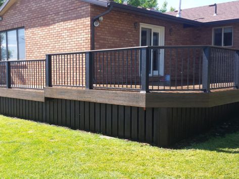 Deck Skirt, Deck Skirting Ideas, Skirting Ideas, Home Deck, Back Porch Designs, Black Railing, Deck Skirting, Black Deck, Cedar Deck