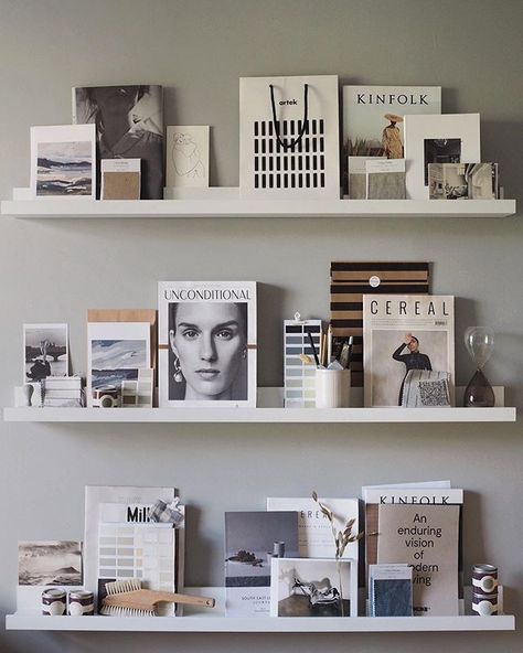 Picture ledges become an inspiring mood board in a creative home office Minimalist Shelving, Minimalist Outdoor Furniture, Ikea Picture Ledge, Picture Ledges, Interior Simple, Picture Ledge, Living Room And Kitchen, Shelving Ideas, Studio Office