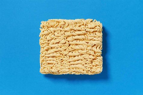 Instant noodle hacks.  Make dinner the easiest thing you do all day with these tips and tricks. Noodle Hacks, Japanese Ramen Noodle Recipes, Crispy Pancakes, Noodle Dinner, Pumpkin Vegetable, Toast Sandwich, Kawaii Cooking, Cup Noodles, Instant Noodle