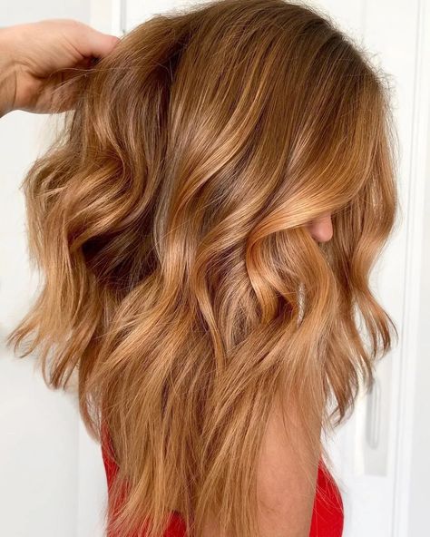 Bright Layered Salted Caramel Hair Light Caramel Hair, Strawberry Blonde Hair Color Ideas, Caramel Brown Hair Color, Mocha Color Hair, Caramel Blonde Hair, Mocha Hair, Strawberry Blonde Hair Color, Chestnut Hair Color, Hair Color Caramel