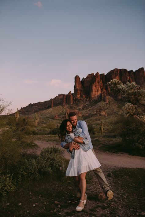 Desert Photoshoot Ideas, Lost Dutchman State Park, Mountain Photoshoot, Arizona Mountains, Desert Photoshoot, Arizona Elopement, Superstition Mountains, Mountain Engagement Photos, Engagement Pictures Poses