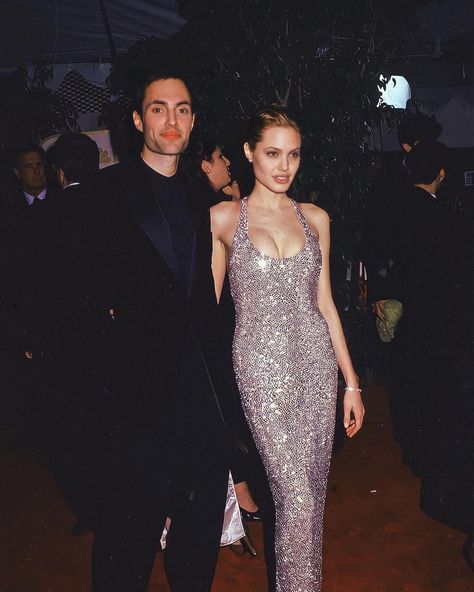 80/90s/00s on Instagram: “Angelina Jolie & brother James Haven at the Golden Globes (1999) ✨ She won Best Actress in a TV mini-series or Movie for "Gia”.” Angelina Jolie 90s Fashion, Angelina Jolie Golden Globes, Gia Movie, James Haven, 90s Models Off Duty, Angelina Jolie 90s, 90s Actresses, 90s Model, Mini Series