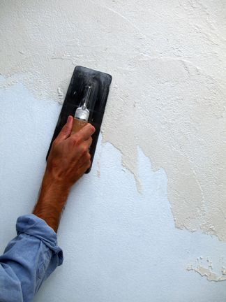 How To Paint Stucco Walls, Stucco Kitchen Walls, Stucco Basement Walls, Plastered Wall Texture, How To Stucco A Wall, Diy Stucco Walls, Painted Plaster Walls, Faux Plaster Wallpaper, Stucco Texture Interiors