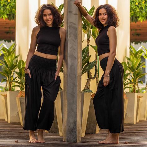 Comfy perfection 😍  #hippiepants #blackpants #bohostyle #boho #hippie #womensfashion #hippiestyle #hippiestyle #bohemianstyle #yogastyle #yogafashion Yoga Pant Outfits, Crystal Pants, Dance Meditation, Black Yoga Pants Outfit, Pantalon Thai, Yoga Style Outfits, Meditation Outfit, Hippie Pants, Gym Clothes Women