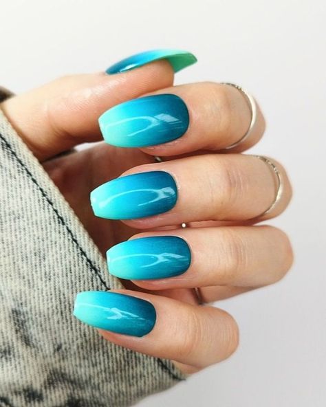 Capture the serene beauty of the ocean with these must-try ocean nails. These ombre designs are ideal for anyone looking to add some beach nails flair to their look. Dive into more designs on the blog now! Vacation Nails Beach Jamaica, Beach Wave Nails Designs, Teal Ombre Nails Short, Ocean Ombre Nails, Tropical Ombre Nails, Winter Beach Vacation Nails, Tropical Nails Ideas, Tropical Holiday Nails, Cruise Nails Caribbean Carnival