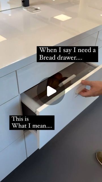 Gwendolyn Jones on Instagram: "Not a bread box… a bread drawer… I love this, add it to the cart 🛒 

🎥 via @planetamebli_ziobro 

#organizer#organized#declutter#homesweethome#homehacks#lifehacks" Kitchen Cabinet Bread Storage, Bread Box Drawer, Kitchen Bread Box Cabinet, Bread Box Drawer Insert, Minimalist Bread Storage, Bread Drawer, Bread Boxes, Organize Declutter, Cabinet Organization