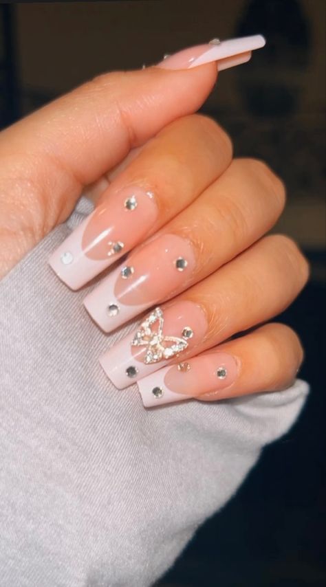 White Nails Butterflies, Chrome French Tip Nails With Butterflies, Almond Shape Nails Butterfly, Grey Butterfly Nails, Birthday Nails Butterflies, Milky White Butterfly Nails, French Tip Nails With Butterfly Charm, French Papillon, Butterfly Toe Nail Designs