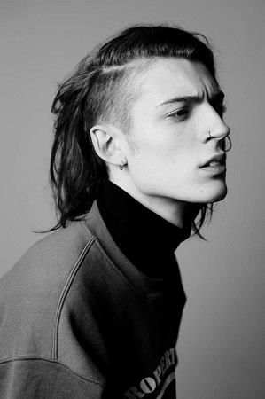 Niall Underwood by Gareth Rhys. (male fashion model w/ undercut, shoulder length hair, nose ring) Hair Ideas Male, Men Undercut, Xavier Samuel, Men Models, Undercut Men, 얼굴 그리기, Super Hair, Poses References, Male Portrait