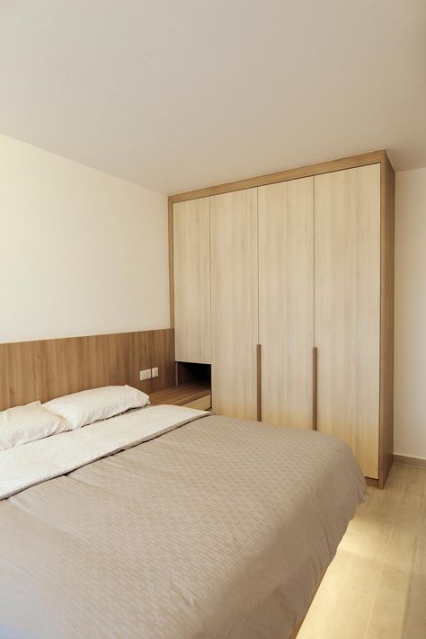 Check out this Scandinavian-style HDB Bedroom and other similar styles on Qanvast. Muji Bedroom Ideas, Scandinavian Hdb Singapore, Bedroom 18m2, Minimalist Muji Bedroom, Minimalist Bedroom Design Japanese Style, Muji Style Interior Bedrooms, Scandavian Bedroom, Muji Home Bedroom, Hdb Bedroom Ideas Singapore