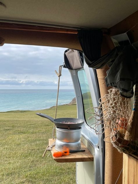 Granola Van Life, Australian Van Life, Rv Life Aesthetic, Camper Van Aesthetic, Van Conversion Kitchen, Van Life Aesthetic, Camper Van Kitchen, Small Camper Vans, Big Gigantic