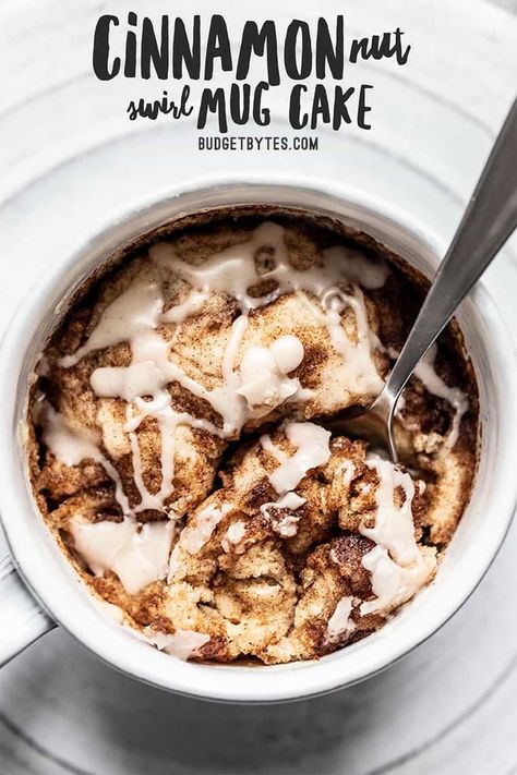 Dessert Microwave, Cinnamon Mug Cake, Mug Cake Recipes, Dessert Express, Microwave Dessert, Easy Mug Cake, Vanilla Mug Cakes, Mug Cake Microwave, Cinnamon Nuts