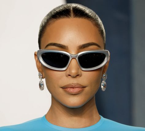 Summer 2023's Most Stylish Sunglasses Brands | Pearls & Sprinkles Desain Merek, Punk Sunglasses, Sporty Sunglasses, Polarized Sunglasses Women, Y2k Sunglasses, Steampunk Sunglasses, Fashion Mirror, Cycling Sunglasses, Futuristic Style