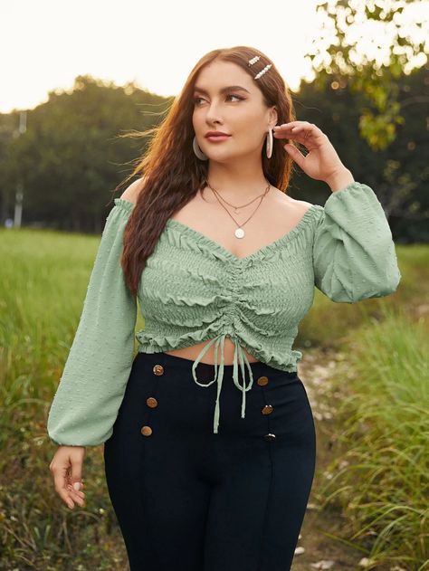 Plus Solid Shirred Drawstring Front Crop Top | SHEIN USA Croped Plus Size, Plus Size Crop Tops, Plus Zise, Plus Size Summer Outfits, Academia Fashion, Top Shein, Summer Plus Size, Crop Top Outfits, Curvy Girl Outfits