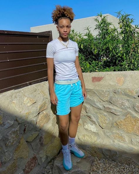 Stud Summer Outfits, Stud Lesbians Style Outfits, Stud Outfits Female School, Stud Outfits Female, Stud Hairstyles, Stem Fits, Masc Girls, Aaliyah Aesthetic, Stem Outfits