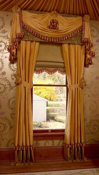 Victorian Window Treatments, Traditional Window Treatments, Victorian Window, Victorian Curtains, Chicago Interiors, Victorian Windows, Elegant Draperies, Traditional Curtains, Drapery Ideas