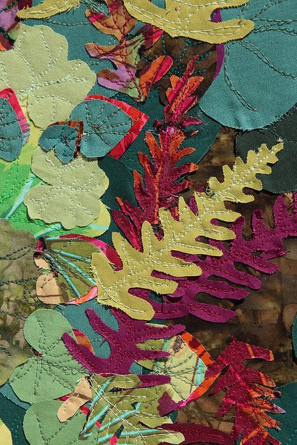 Embroidered Leaves, Landscape Quilts, Textiles Techniques, Textile Fiber Art, Fibres Textiles, Thread Painting, Art Textile, Applique Quilts, Crazy Quilts