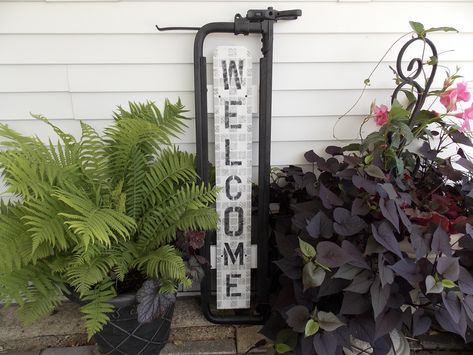 Made this the other day from an old Cow Stanchion. Cow Stanchion Repurpose, Stanchion Ideas, Cow Stanchions Diy Ideas, Cow Stanchion Ideas, Barn Crafts, Antiques Repurposed, Cabin Crafts, Recycle Design, Cow Craft