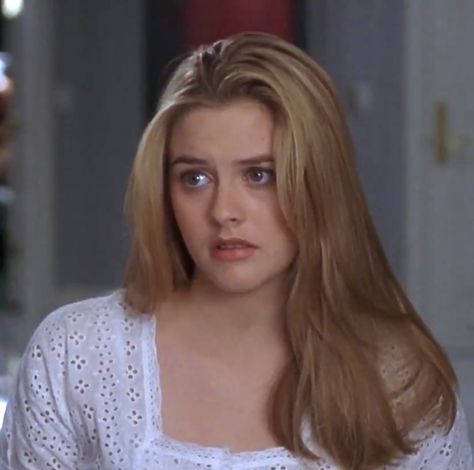 Cher From Clueless Haircut, Clueless Movie Aesthetic, Clueless Hair Cher, Alicia Silverstone Aesthetic, Alicia Silverstone Haircut, Cher Horowitz Haircut, Cher Hairstyles Clueless, Cher From Clueless Hair, Cher Hair Clueless