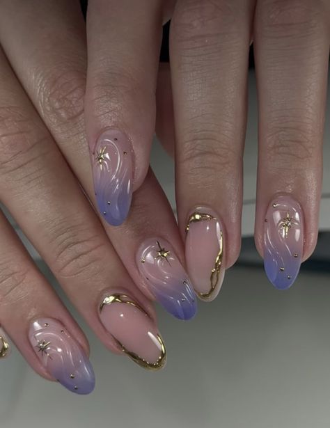 Rapunzel Nails Ideas, Rapunzel Acrylic Nails, Tangled Nails Ideas, Purple And Gold French Tip Nails, Ethereal Nail Art, Rapunzel Nail Ideas, Rapunzel Nail Designs, Thailand Nails Designs, Rapunzel Themed Nails