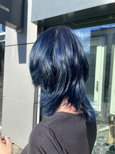 Blue With Purple Hair, Dark Blue Hair With Light Blue Streaks, Grey Blue Hair Color, Black Hair Blue Tips, Blue Wolfcut, Dark Blue Short Hair, Blue Peekaboo Hair, Dark Blue Hair Color, Blue Hair Short