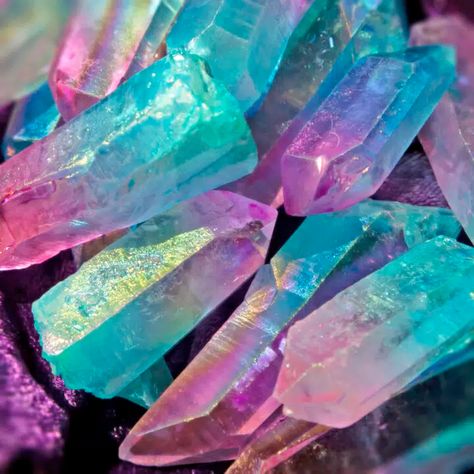 Blue_and_Pink_Aura_Quartz_Point_DD_1of3_10_2 Quartz Crystal Decor, Pink Aura Quartz, Blue Aura Quartz, Crystal Background, Aqua Aura Quartz, Blue Aura, Crystal Aesthetic, Quartz Pink, Aqua Aura