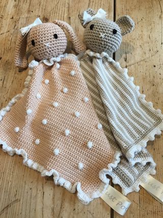 LoveCrochet |   How adorable are these little taggy blankets? Crochet them for the babies in your life and make a couple of extra for gifts!    There’s something very special about that a toy that get Crochet Lovey, Crochet Animal, Haken Baby, Crochet Bunny, Crochet Baby Patterns, Love Crochet, Crochet For Kids, Baby Blanket Crochet, Crochet Gifts