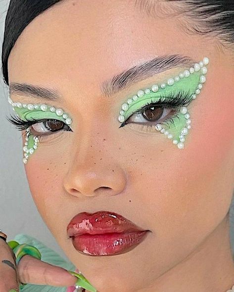 Drag Make-up, Butterfly Makeup, Rhinestone Makeup, Face Art Makeup, Rave Makeup, Green Makeup, Eye Makeup Designs, Dope Makeup, Edgy Makeup