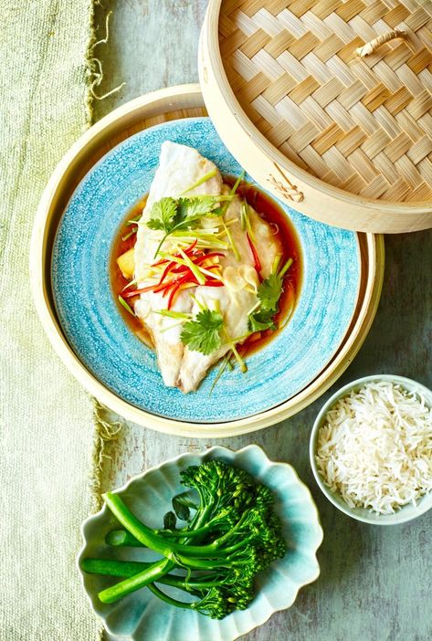 Soy steamed sea bream with ginger and spring onions Sea Bream Recipes, Fish Meals, Olive Magazine, Sea Bass Recipes, Sea Bream, Wholesome Recipes, Calorie Recipes, Spring Onions, Fish Recipe