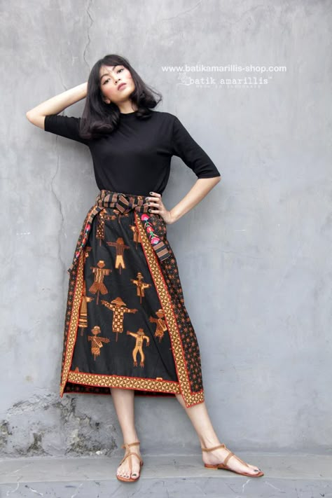 Batik Amarillis made in Indonesia proudly presents Batik Amarillis’s La Romaine skirt , it’s Romanian folk costume inspired , such  gorgeous and unique skirt  which either can be worn from front side or back side , both look equally beautiful!! Batik Skirt Outfits, Outfit Rok Batik, Batik Fashion Modern Casual, Batik Skirt Modern, Modern Filipiniana Gown, Dress Muslim Modern, Inspiring Hairstyles, Chic Black Outfits, Batik Amarillis