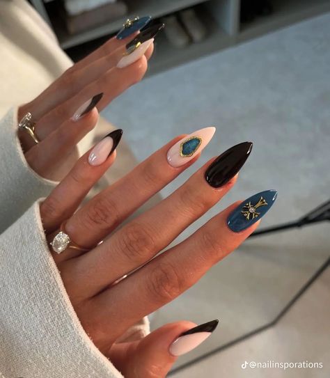 Minimalist Nails Black And White, Navy Nails Design, Matted Nails, Edgy Nails, Pointed Nails, Grunge Nails, S Nails, New Nails, Nail Bar