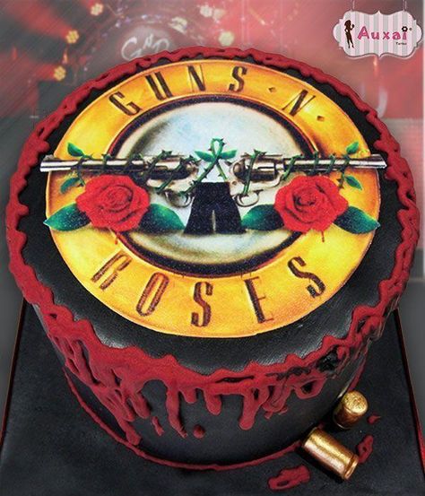 Tarta Guns and Roses, perfecta para felicitar en el Día del Padre con su grupo preferido de música. Puedes personalizar la tarta con el grupo de música que más le guste, para hacer un regalo original en el Día del Padre. Rosé Birthday Cake, 21st Birthday Cakes, Rock Queen, 80s Rock, Rose Cake, Baby Gender Reveal, Guitar Hero, Baby Gender, Bon Jovi