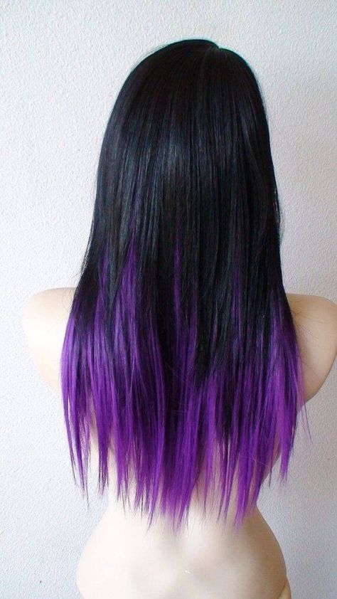 Black Hair with Purple Ends. Obsessed! Dark Hair Purple, Purple Hair Tips, Purple And Black Hair, Ombre Highlights, Black Hair With Highlights, Hair Color Purple, Black Ombre, Long Straight Hair, Hair Black