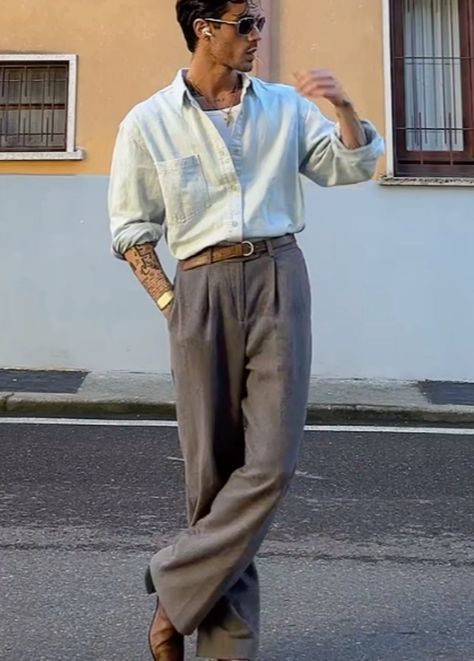 Wall Street Outfit Man, Men Old School Fashion, Italian Men Outfit Casual, Retro Outfit Ideas Men, Chic Guy Outfits, Classy Outfits Men Aesthetic, Confident Men Aesthetic, Simple Formal Outfits Men, Vintage Italian Mens Fashion