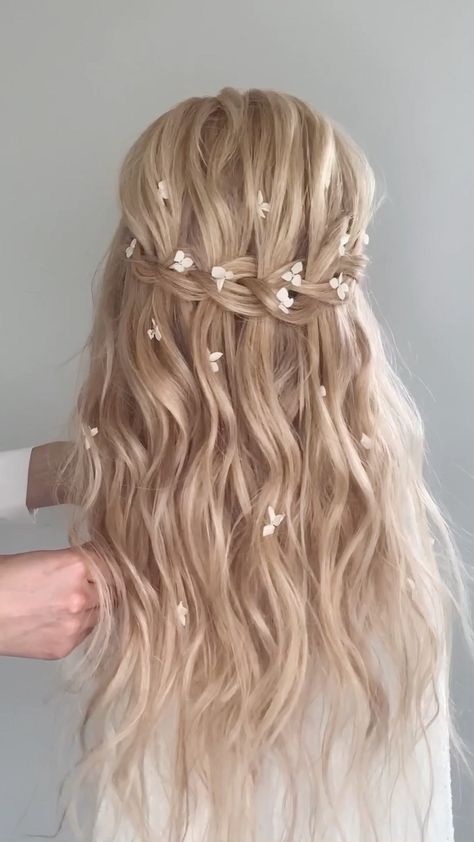 Waterfall Braid Prom, Braid Hairstyle Ideas, Waterfall Braid Hairstyle, Waterfall Hairstyle, Easy Trendy Hairstyles, Hoco Hair Styles, Cute Hairstyle, Braid Hairstyle, Silver Hair Color